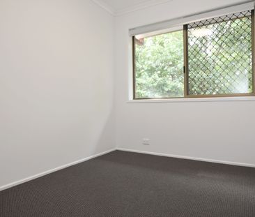 Fully Renovated Townhouse in the Heart of Gladstone Central! - Photo 6