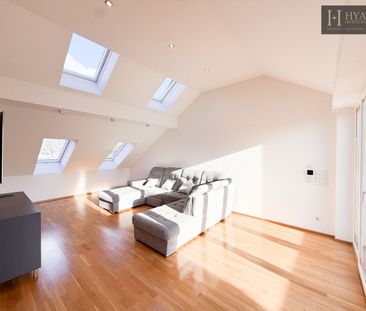 Elegante Dachgeschosswohnung mit Terrasse, Klimaanlage & Smart-Home... - Foto 1