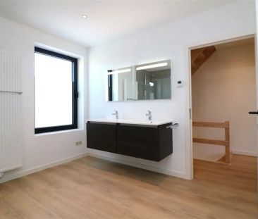 Prachtig, volledig vernieuwde woning met 3 slpk. - foto 4