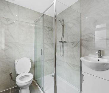 1 bedroom in a house share to rent - Photo 4