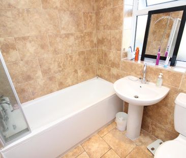 Woodbine Lane, Worcester Park - Photo 4