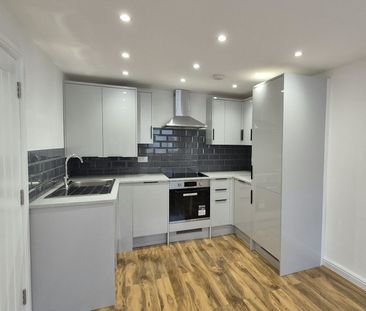 Semi-detached house to rent on - Photo 3