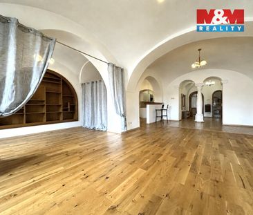Pronájem bytu 1+kk a garsoniéry 78 m², Mírové náměstí 120, Kadaň - Photo 1