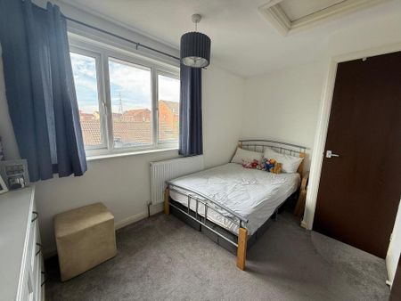 2 bedroom terraced house to rent - Photo 2