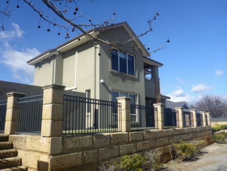 Large family home - Photo 3