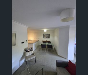 Beautiful & Quiet Fully Furnished 1-Bedroom Apartment with Courtyar... - Photo 1