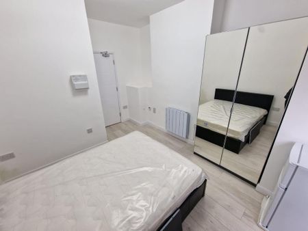 Studio to rent - Photo 5