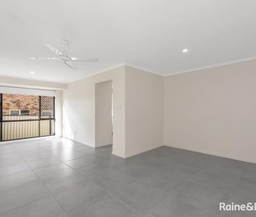 Charming Family Home - Photo 3