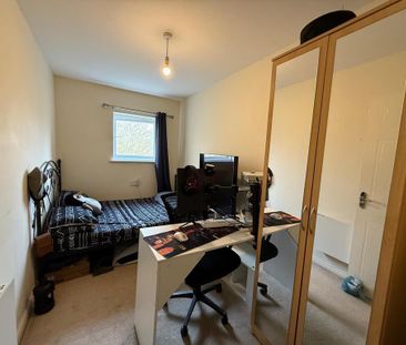 2 bedroom flat to rent - Photo 4