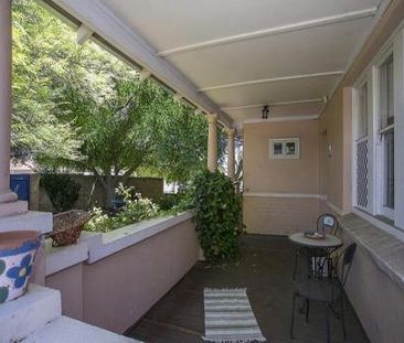 Character home in sought after location - Photo 3