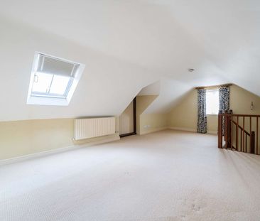 A charming thatched barn conversion in Wherwell. - Photo 2