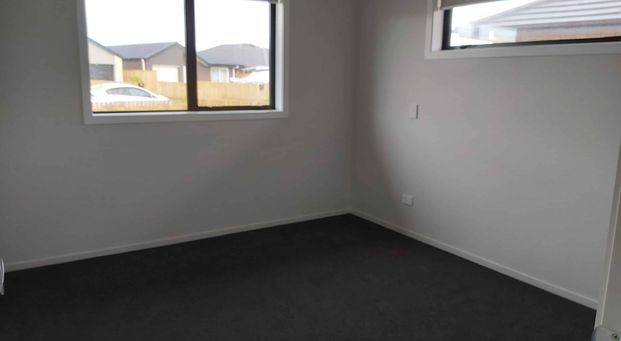 Sunny 3-bedroom house for rent!! - Photo 1