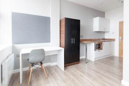 Abington Street, Northampton, NN1 - Photo 2