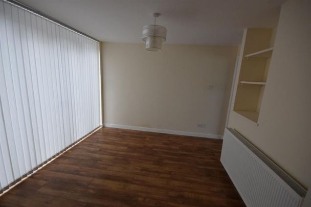 3 bedroom House To Let Total Size: 1098 SQ FT - Photo 1