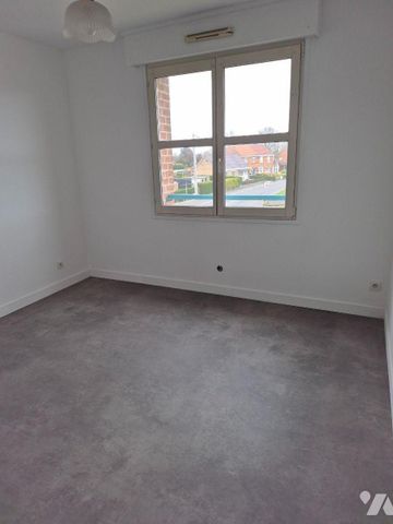 Dans résidence recherchée avec ascenseur et proche du centre ville de Wormhout, appartement de ... - Photo 5