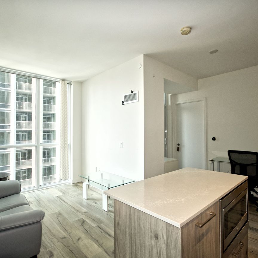 For Lease - 1 Yorkville Avenue Unit# 1902, Toronto, Ontario - Photo 1