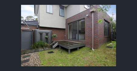 Modern 3 bedroom Townhouse for rent - Photo 5