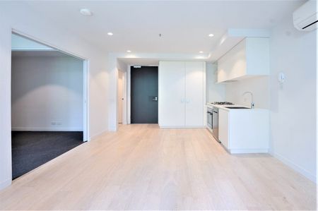 STYLISH AND SERENE APARTMENT - Photo 3