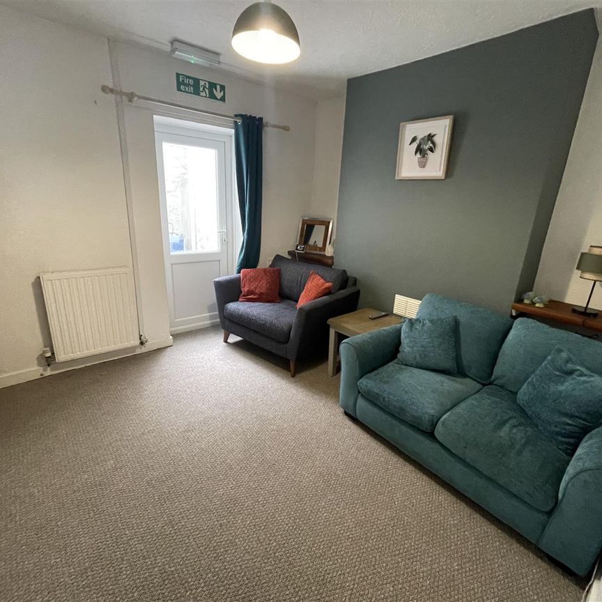 12 Albert Street - Photo 1