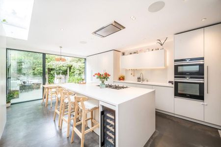 4 bedroom terraced house to rent - Photo 3