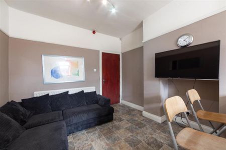 5 bedroom maisonette to rent - Photo 2