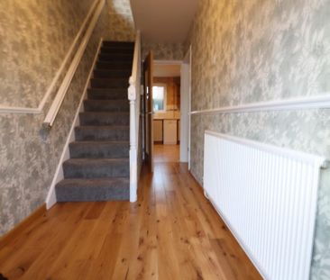 3 bedroom semi-detached house to rent - Photo 5