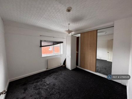 3 bedroom semi-detached house to rent - Photo 3