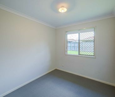 Spacious 4 Bedroom home! - Photo 6