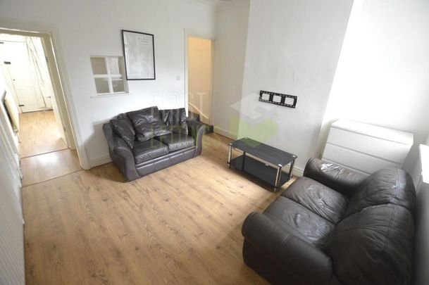 3 bedroom terraced house to rent - Photo 1