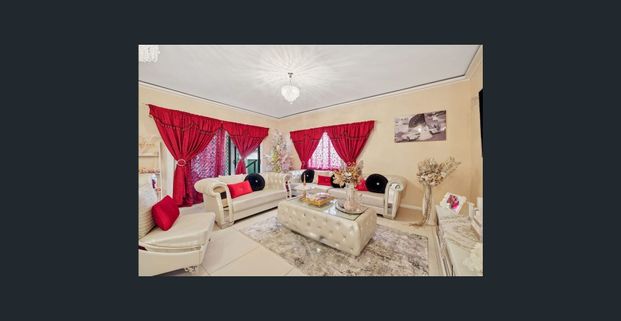 Luxury Family Entertainer in the Heart of Yagoona - Photo 1