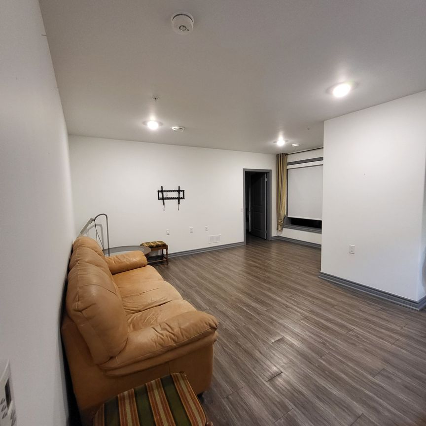 For Lease - 16 Wood Street Unit# 506, St. Catharines, Ontario - Photo 1