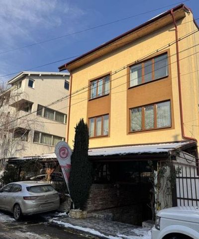 Eroii revolutiei pieptanari bloc nou - Fotografie 5