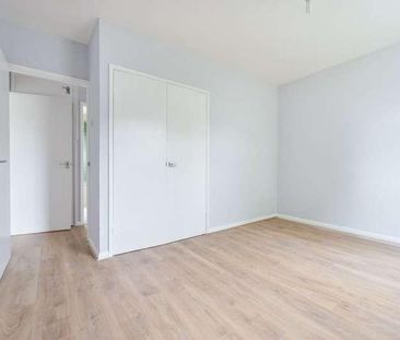 Bromley Road, London, SE6 - Photo 3