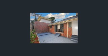 PERFECT TOWNHOUSE IN GREAT LOCATION - Photo 5