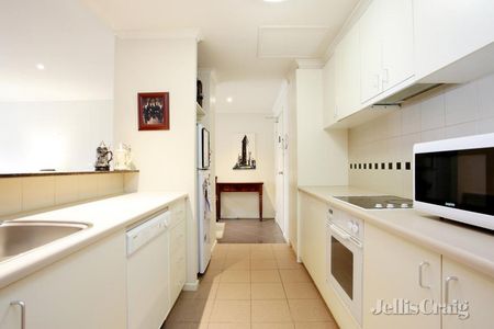 109/26 Queens Road, Melbourne - Photo 4