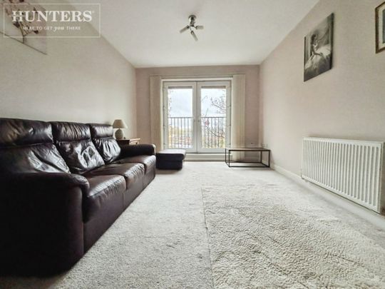 2 bedroom Flat To Let Total Size: 700 SQ FT - Photo 1