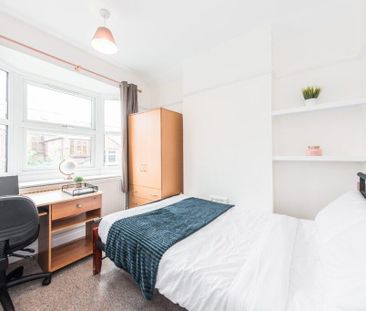 5 bedroom terraced house to rent - Photo 3