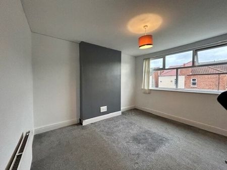 Hawarden Avenue, Wallasey - Photo 2