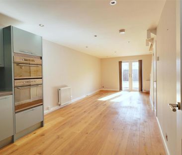 2 bedroom end of terrace house to rent - Photo 1