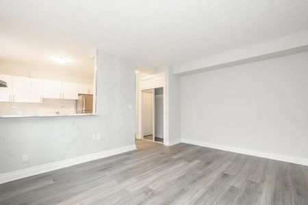 For Lease - 5 Napier Street, St. Catharines, Ontario - Photo 2