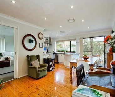Beautiful Family Home in the Heart of Windsor - Photo 6