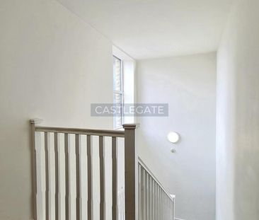 7 bedroom flat share to rent - Photo 1