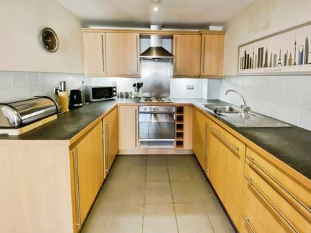 2 bedroom apartment to rent - Photo 5