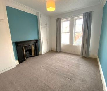 3 bedroom flat to rent - Photo 2