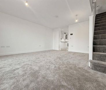 2 bedroom terraced house to rent - Photo 2