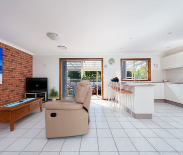 Three bedroom duplex with ducted AC - Photo 1