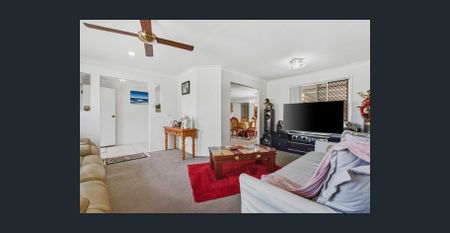 Spacious Family Home in a Quiet Birkdale Pocket - Photo 2