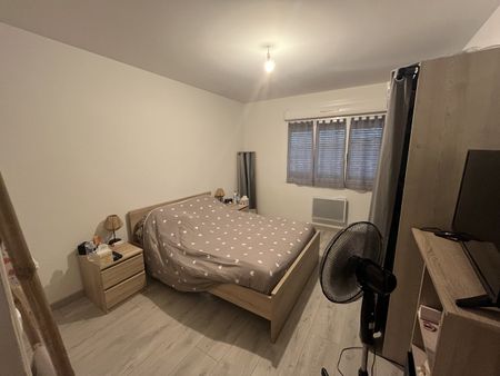 Location Maison 4 pièces 73m² JARNAC 16200 - Photo 2