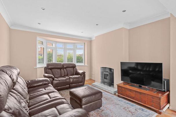 4 bedroom semi-detached house to rent - Photo 1