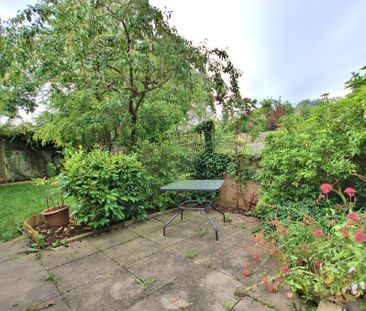 A three-bedroom property in central Cambridge with a private garden... - Photo 6